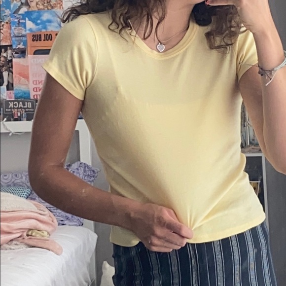 brandy melville yellow tee - Picture 1 of 3